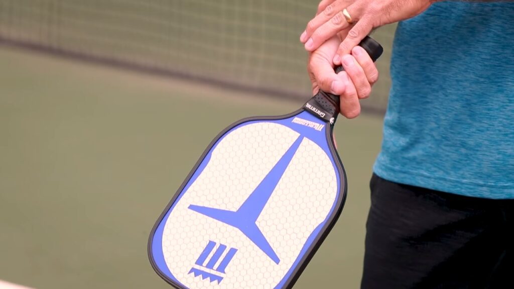 how to serve in pickleball for begginers