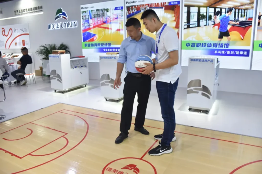 تألق أرضية VMKON الرياضية في معرض المعدات التعليمية الصيني الثالث والثمانين